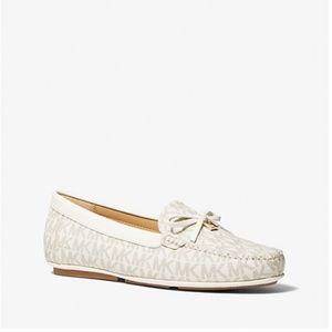 Michael Kors - Juliette Logo Loafer (Vanilla/White, 9 US)